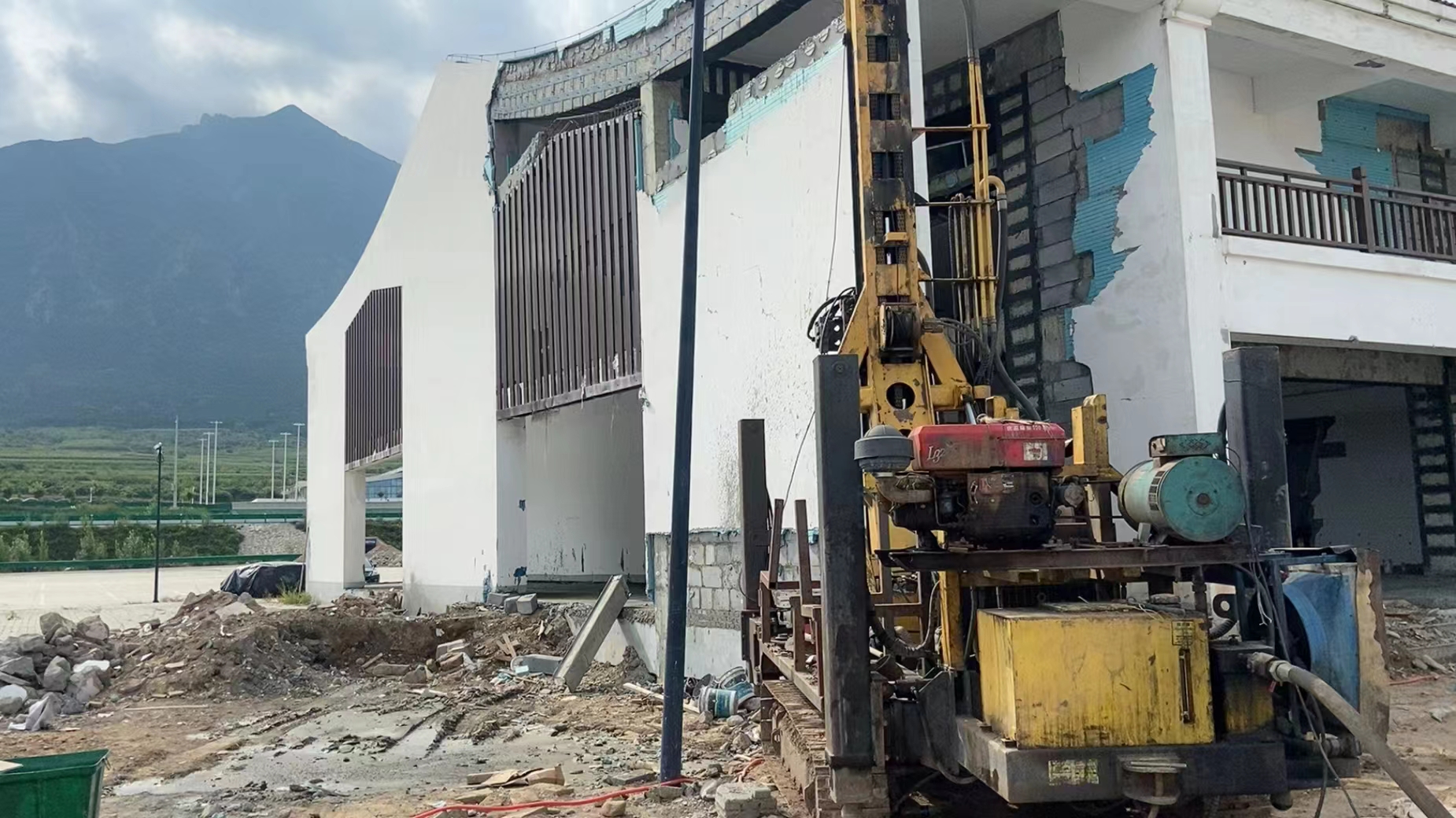 炉霍自建房地基下沉如何加固处理